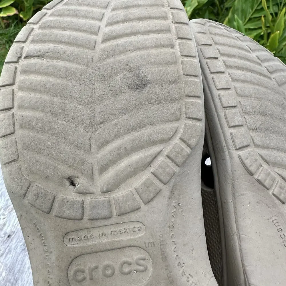Crocs Classic Clog Tan Women’s Slip-On Men’s 10 Women’s 12 Sandal Heel Strap 520